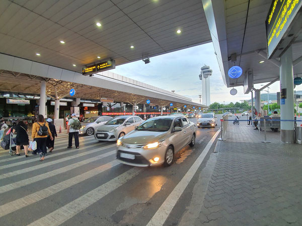 Xử lý nghiêm tài xế taxi 'chê khách gần' ở sân bay Tân Sơn Nhất