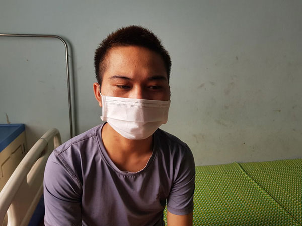 Nạn nhân thứ 2 bị bà chủ quán bánh xèo đánh đập: 'Bà chủ cầm dao chém vào tay, không cho đi khâu, vết thương không cầm máu được'