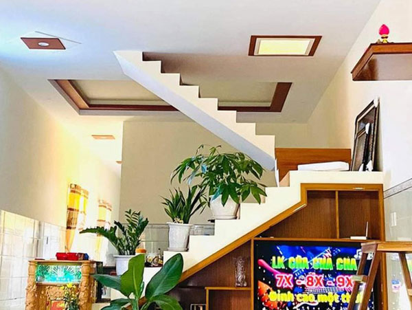 Thiết kế cầu thang 'gây lú' nhất mạng xã hội hôm nay, dân tình: 'Chắc xây vì đam mê thôi mà!'