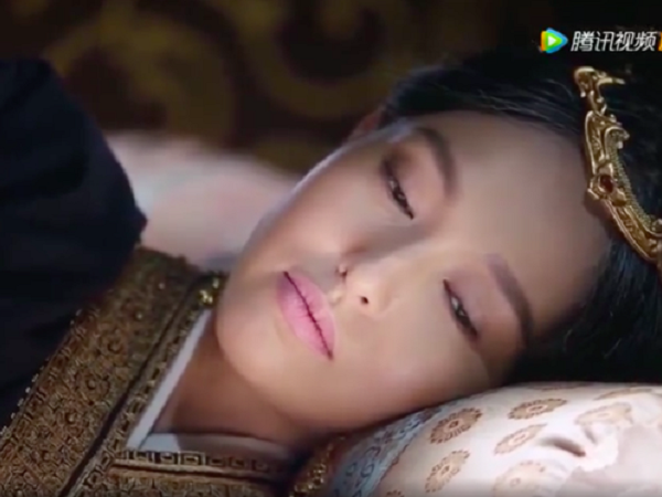 Yến Vân Đài lộ kết phim: Đường Yên bệnh nặng qua đời nhưng đến lúc mất mà mặt vẫn láng mịn vô lý?