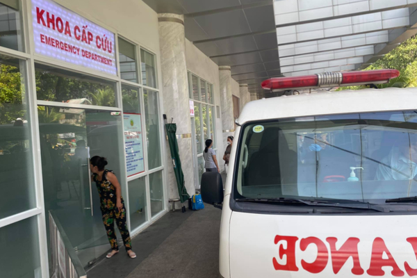 TP.HCM: Bé gái 3 tuổi nguy kịch vì chấn thương sọ não, nghi bị mẹ đẻ bạo hành