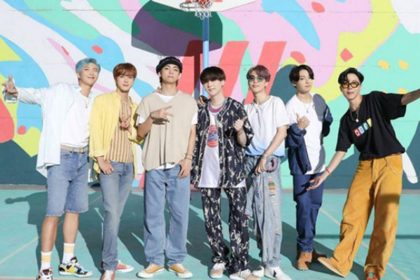 Đề cử Grammy 2021: BTS góp mặt 1 hạng mục và làm nên lịch sử, Taylor Swift quá xứng đáng, The Weeknd 'trắng tay' gây tranh cãi
