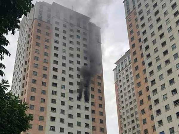 Cháy căn hộ chung cư ở Hà Nội