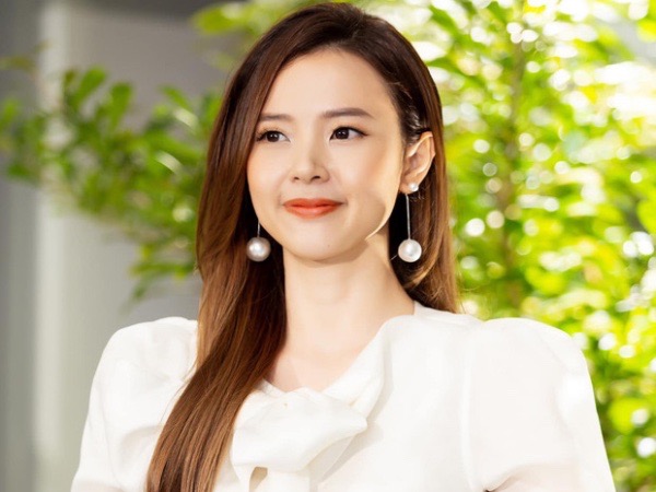 Liên tục bị réo gọi về chuyện quá khứ giữa lúc tình cũ làm đám hỏi, Midu cuối cùng đã lên tiếng!