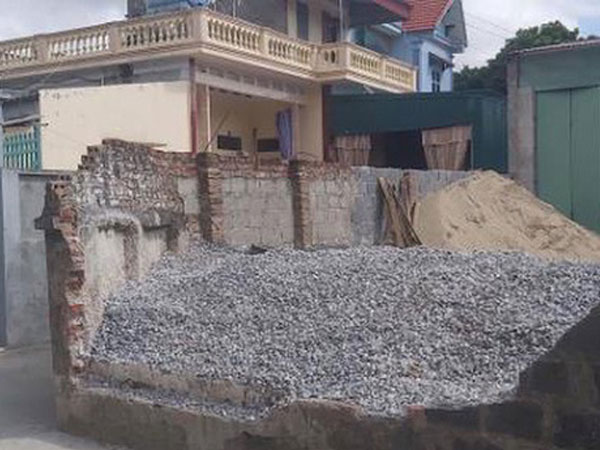 Nguyên nhân làm đổ tường bao đè chết nữ sinh lớp 6 ở Thái Bình