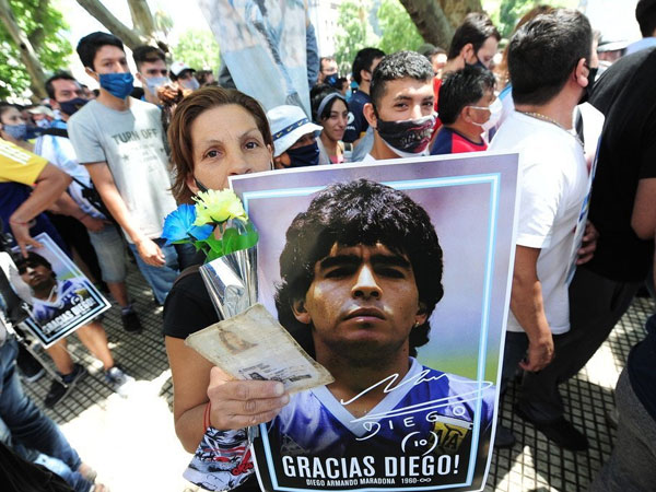 Đám tang xúc động của Maradona
