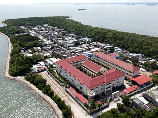 Nằm giữa biển Cần Giờ có một hòn đảo đẹp ngỡ ngàng, hoang sơ, rất ít người biết ở TP.HCM