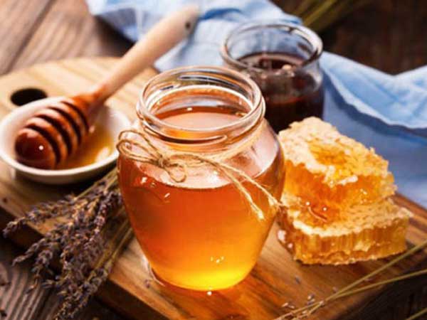 Trẻ bị ho muốn dùng mật ong để chữa bệnh: Chuyên gia cảnh báo những trẻ tuyệt đối không được áp dụng