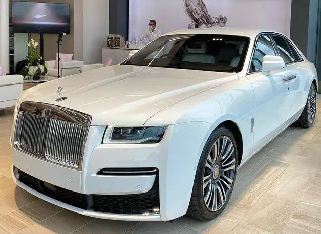 Rộ tin Rolls-Royce Ghost 2021 đầu tiên lên đường về Việt Nam, cập bến ngày đầu năm sau