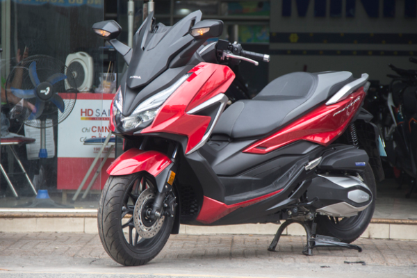 Honda Forza 350 đầu tiên về Việt Nam, giá 299 triệu đồng