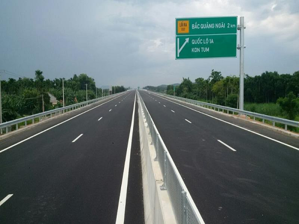 Tại sao các xe khách cao tốc thường sử dụng lốp không săm?
