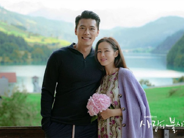 NSX 'Hạ cánh nơi anh' tung ảnh Hyun Bin - Son Ye Jin chưa từng được hé lộ để bán, nhưng lại khiến fan khó chịu vì điều này