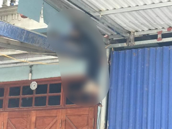 Thái Nguyên: Kinh hoàng ô tô đấu đầu xe máy, một người bị hất văng lên mái nhà tử vong