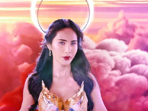 Bí mật phía sau 4 bộ cánh gợi cảm trong MV 'Ngải tình' của Thuỷ Tiên