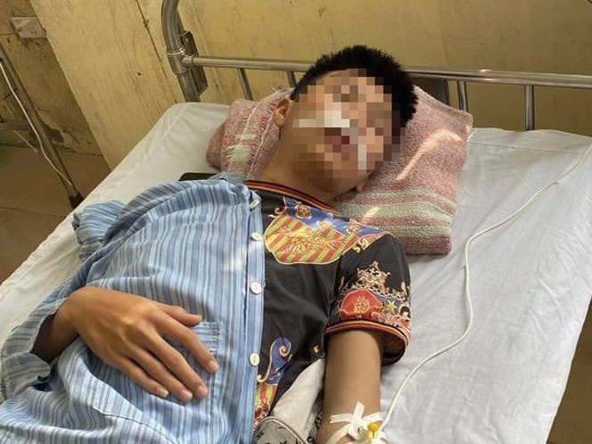 Nam sinh bị bạn cùng trường đánh hội đồng gãy răng, đa chấn thương