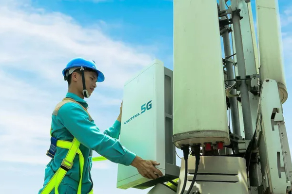 Viettel chính thức kinh doanh 5G: Tải một bộ phim HD 90 phút trong 30 giây
