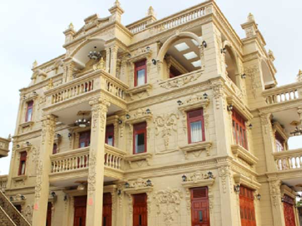 Cận cảnh biệt thự dát vàng của đại gia Thiện Soi vừa bị bắt để điều tra hành vi rửa tiền