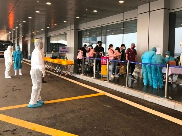 Dừng kế hoạch 33 chuyến bay đưa người Việt về nước