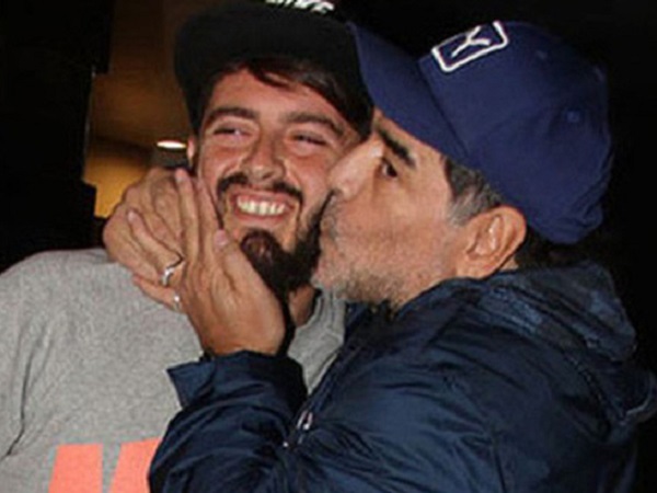 Con trai Maradona nổi giận, dọa dẫm 2 phóng viên vì phát ngôn thiếu suy nghĩ về cha mình