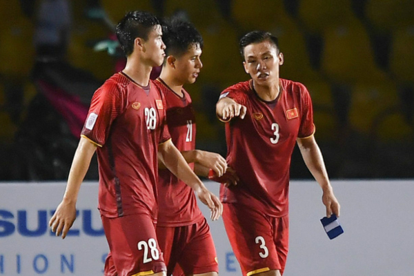 'Sóng ngầm' nơi chân đê và tương lai 'đau đầu' cho HLV Park Hang-seo