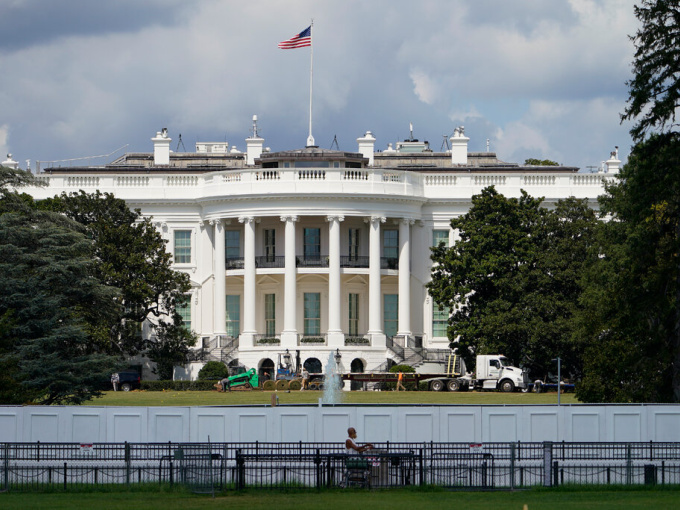 Bộ Tư pháp Mỹ điều tra nghi vấn hối lộ để được tổng thống Trump ân xá