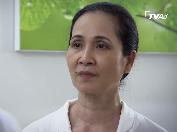 Lửa ấm tập 45: Khán giả 'sôi máu' với mẹ chồng có 1-0-2, ngang nhiên đưa con dâu hụt về nhà chăm sóc
