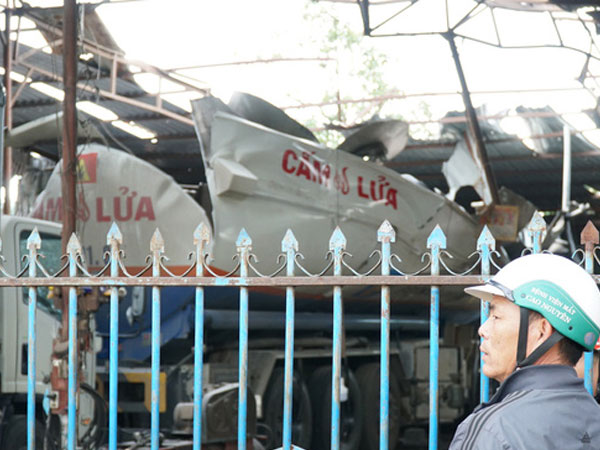 Nổ xe bồn chở xăng, 3 người nguy kịch
