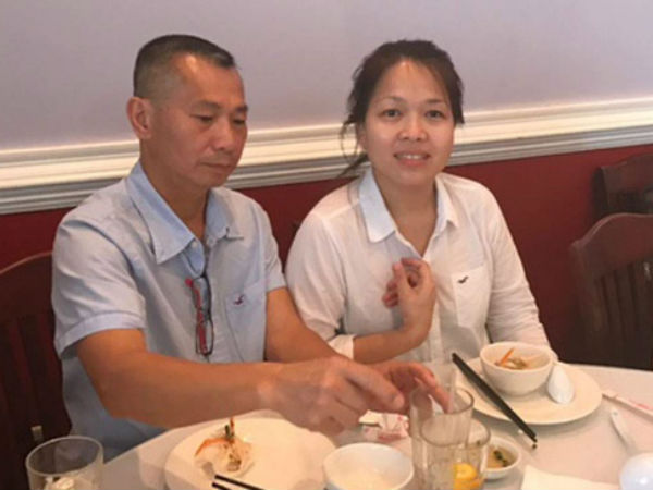 Người Mỹ tổ chức tưởng niệm bà chủ tiệm nail gốc Việt thiệt mạng sau vụ tấn công bằng súng, cầu nguyện cho người chồng đang nguy kịch