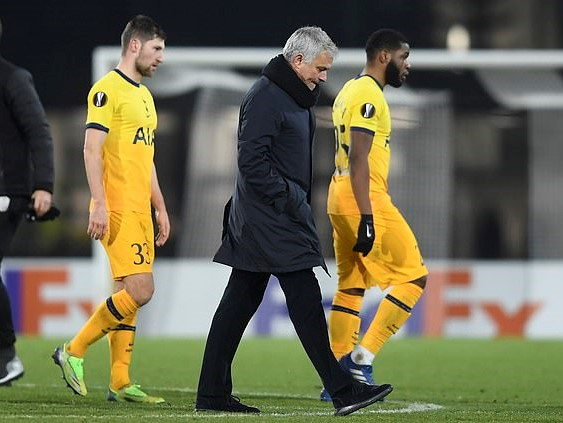 Mourinho thẳng thừng lên ái thái độ thi đấu của học trò