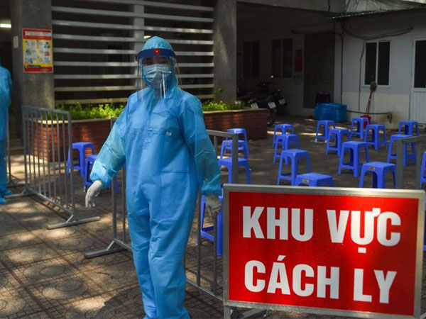 Thêm gần 1.000 người cách ly, cảnh báo 40% ca nhiễm SARS- CoV-2 không có triệu chứng