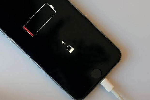 iPhone 12 'nướng' pin dữ dội ngay cả khi không bật mạng, cộng đồng iFan hoang mang