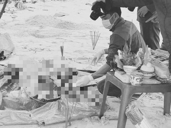 Bàng hoàng phát hiện thi thể không tay, chân nghi là người ngoại quốc bên bờ biển ở Thừa Thiên Huế