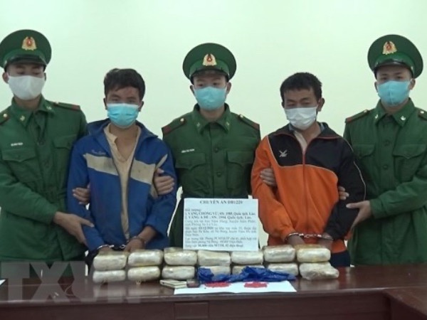 Phát hiện 2 người nước ngoài vận chuyển 90.000 viên ma túy tổng hợp