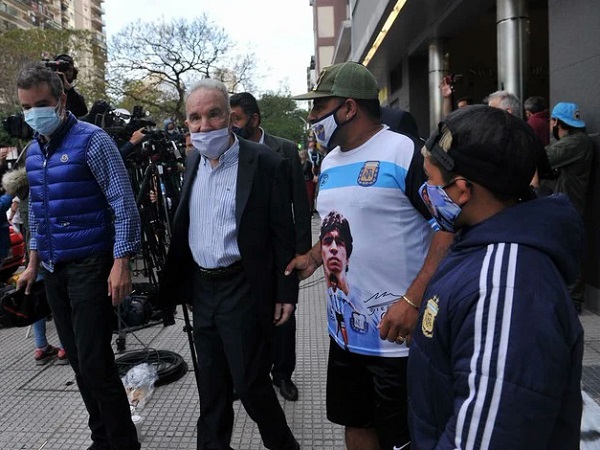 Bác sĩ cũ của Maradona trách đội ngũ y tế cẩu thả