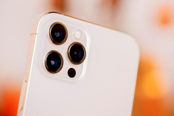 iPhone 14 có thể trang bị ống kính tiềm vọng với khả năng zoom quang học 10x?
