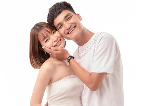 HOT: Vợ chồng Mạc Văn Khoa chính thức đón con gái đầu lòng sau 2 ngày kết hôn, bé được đưa vào phòng chăm sóc đặc biệt