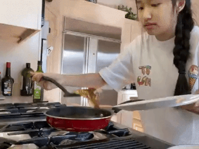 Tai nạn bếp núc chẳng chừa một ai: Lâu lắm mới trổ tài nhưng cái kết dành cho Jenny Huỳnh 'fail' quá