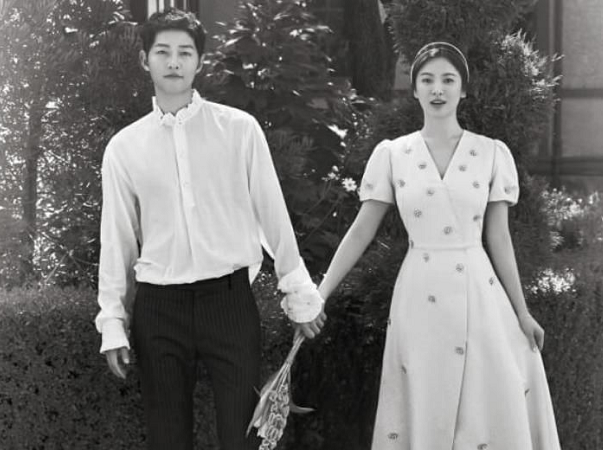 Truyền thông Hàn lật lại chuyện bất thường trong vụ ly hôn của Song Joong Ki - Song Hye Kyo, liên quan trực tiếp tới chi tiết '5 phút'