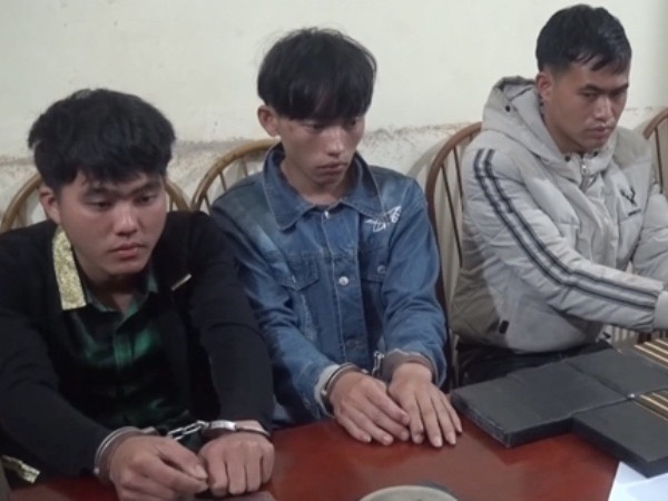 Tóm gọn 3 đối tượng mua bán, vận chuyển trái phép 10 bánh heroin