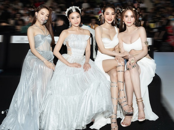 Lan Ngọc nhanh trí dùng chân váy che chắn giúp Ngọc Trinh, Linh Chi tránh sự cố 'lộ hàng'