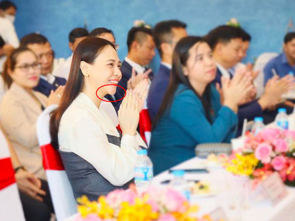 Đàm Thu Trang dính nghi án dao kéo vì để lộ chiếc cằm khác lạ trong loạt ảnh mới