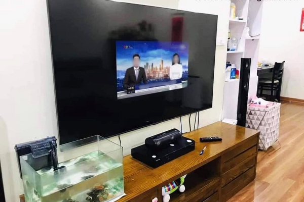 Hí hửng đặt mua tivi 55 inch siêu to khổng lồ, chàng trai phải tức tốc cầu cứu dân mạng sau khi nhận về sản phẩm