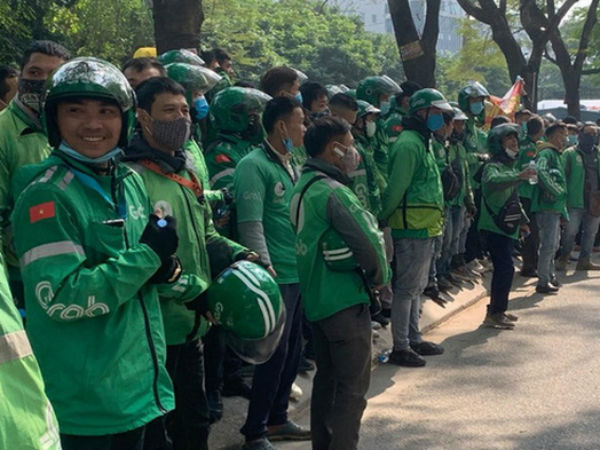 Vì sao tài xế Grab phản ứng việc tăng mức chiết khấu?