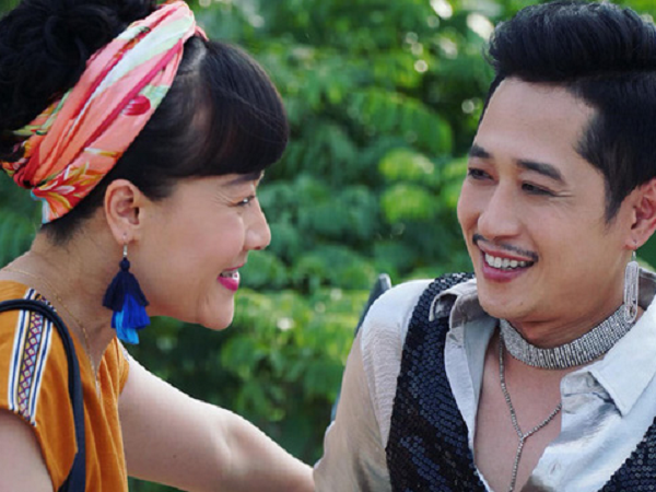 Hướng dương ngược nắng: 'Lái phi công' bằng tuổi con, Vân Dung bị con gái khinh ra mặt