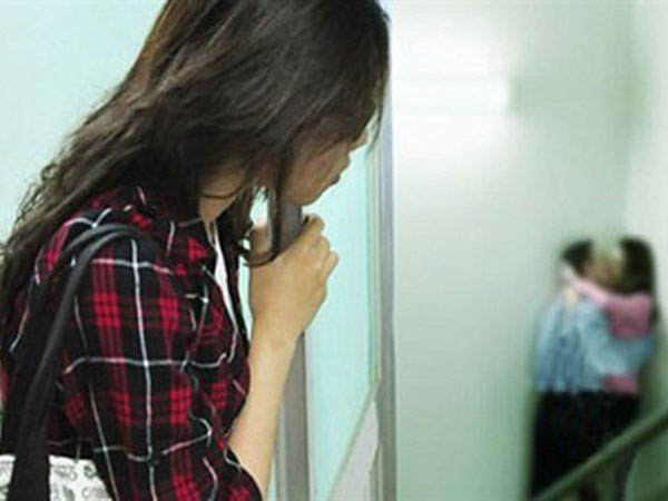 Thuê thám tử theo dõi 'tiểu tam' để trị chồng sau chuỗi uất nghẹn, không ngờ kết cục sửng sốt