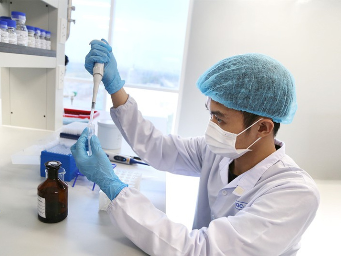 Việt Nam sắp tiêm vaccine ngừa COVID-19 cho 40 người