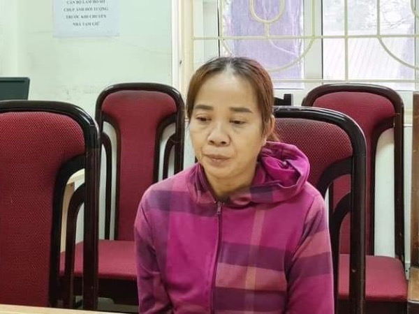 Khởi tố 'nữ quái' vận chuyển 20 bánh ma tuý trong túi xách