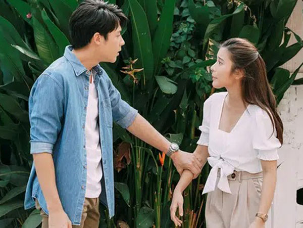 Cứ ngỡ bản thân may mắn khi vô sinh mà chồng vẫn thương, tới khi lén nghe được sự thật cô vợ mới 'vỡ mộng' và cách xử lý khiến dân tình thán phục