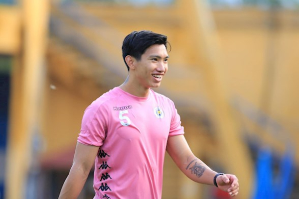 Đoàn Văn Hậu phẫu thuật thành công, nghỉ hết giai đoạn 1 V.League 2021