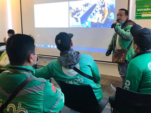 Gặp Tổng cục Thuế, đại diện Grab chưa thông tin rõ việc tăng giá, tăng chiết khấu với tài xế